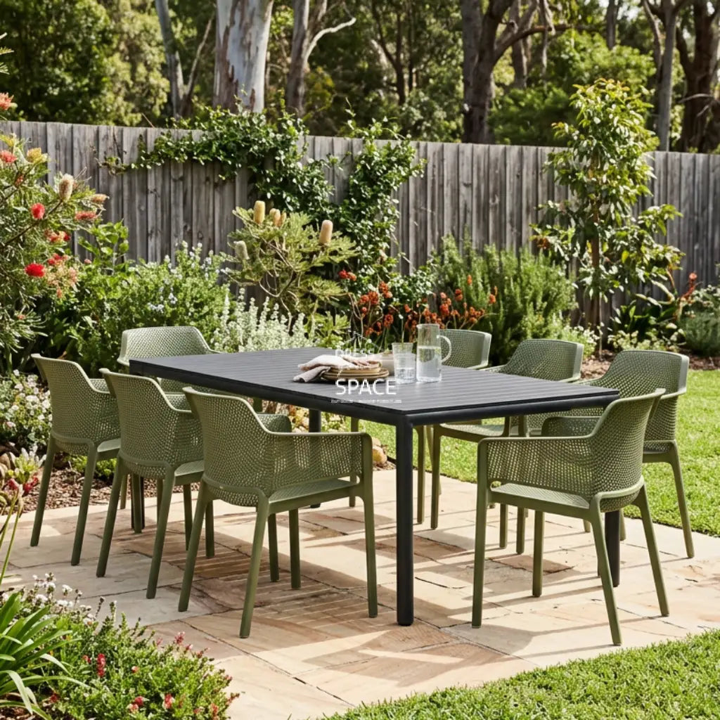 Nine-piece setting with agave chairs