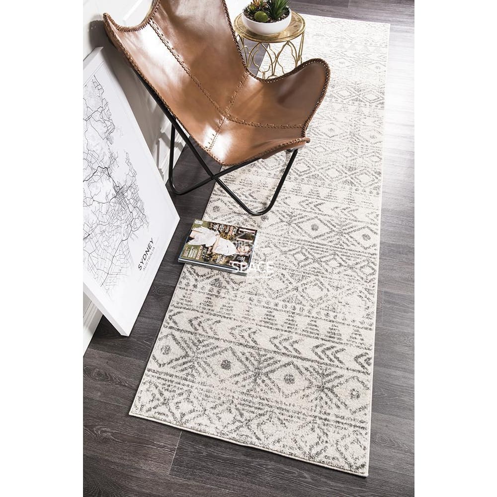 Oasis Ismail White Grey Rustic Runner Rug - Indoor Hallway Runner - Rug Culture