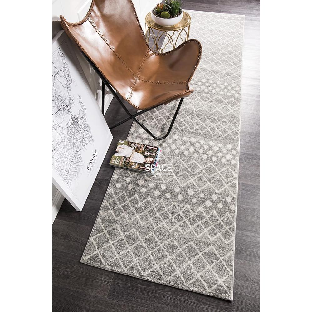 Oasis Selma Silver Tribal Runner Rug - Indoor Hallway Runner - Rug Culture