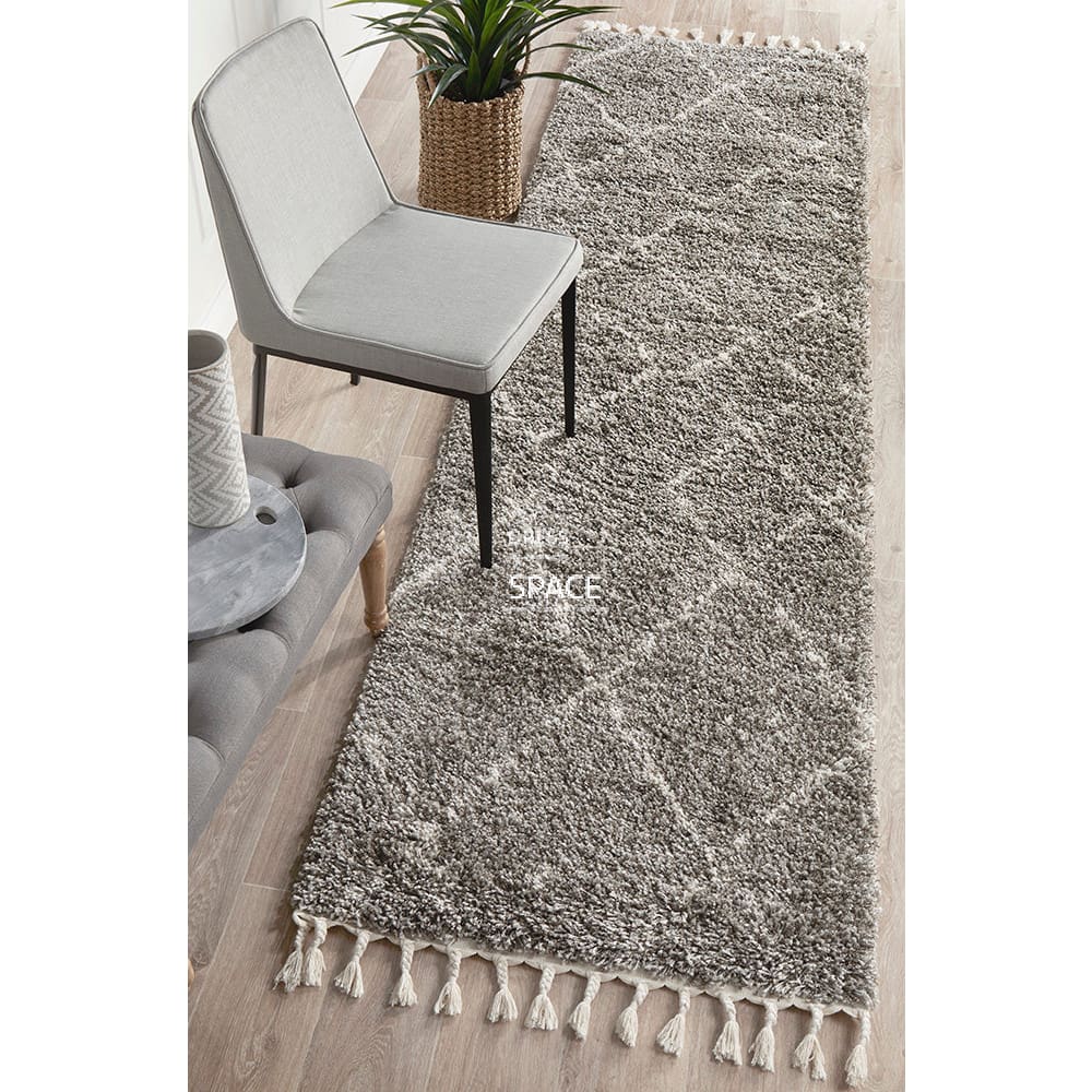 Saffron 44 Grey Runner Rug - Indoor Hallway Runner - Rug Culture